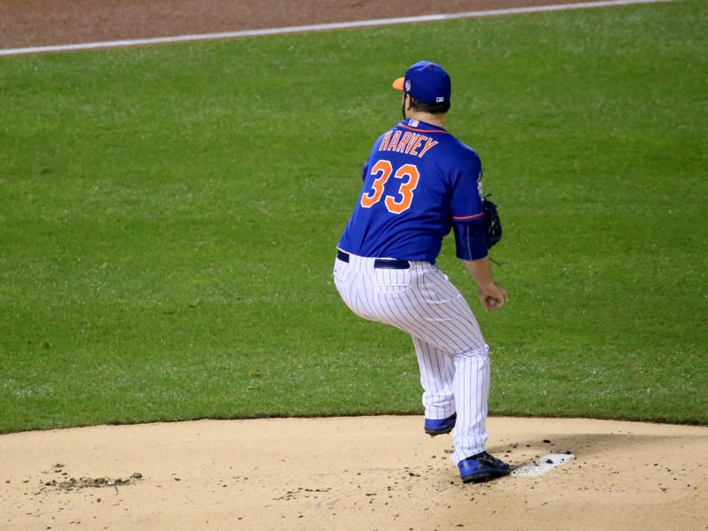 Matt Harvey Pitches During the 2015 World Series 2 800x600 1